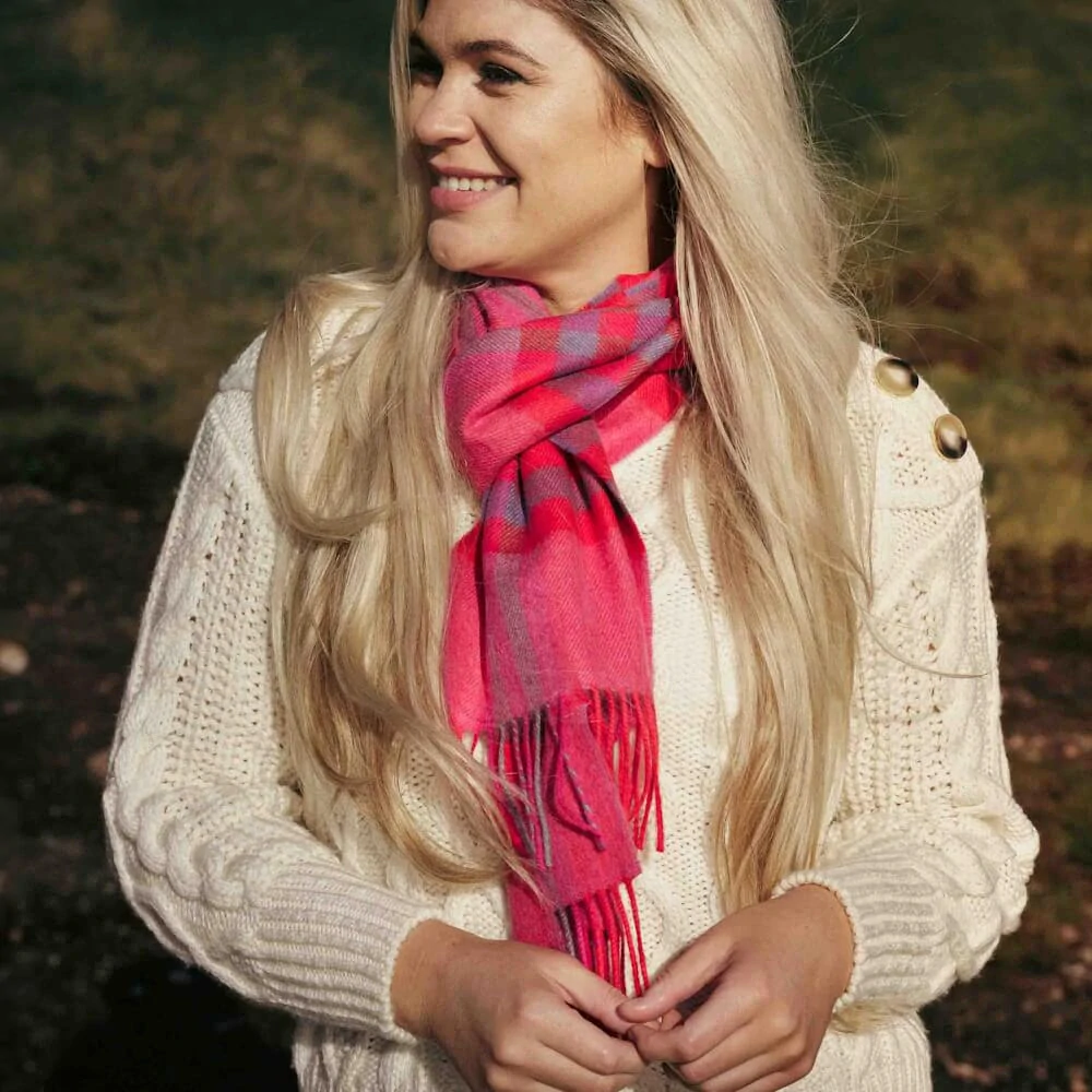 Šála z Merino vlny Pink Red Purple Check 180x30 cm John Hanly