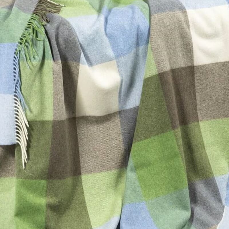 Deka z jehněčí vlny Cream Blue Green Block Check 180 x 137 cm John Hanly