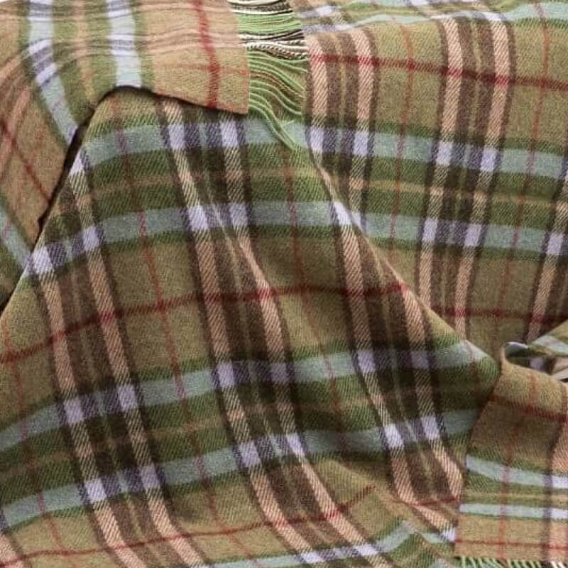 Deka z ovčí vlny Pale Green Beige Blue Tartan 182 x 137 cm John Hanly