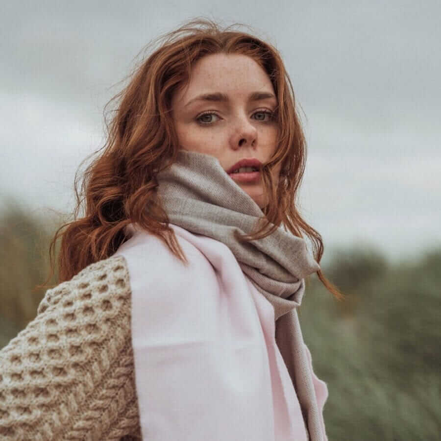 Pashmina / wrap z jemné Merino vlny Baby Pink Glencheck 200x76 cm - John Hanly