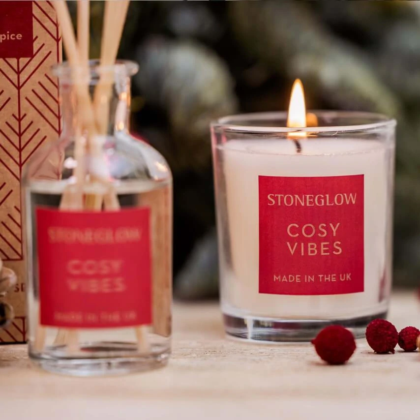 Vonná sada Cosy Vibes, svíčka 75g a mini difuzér 50ml - Stoneglow Candles