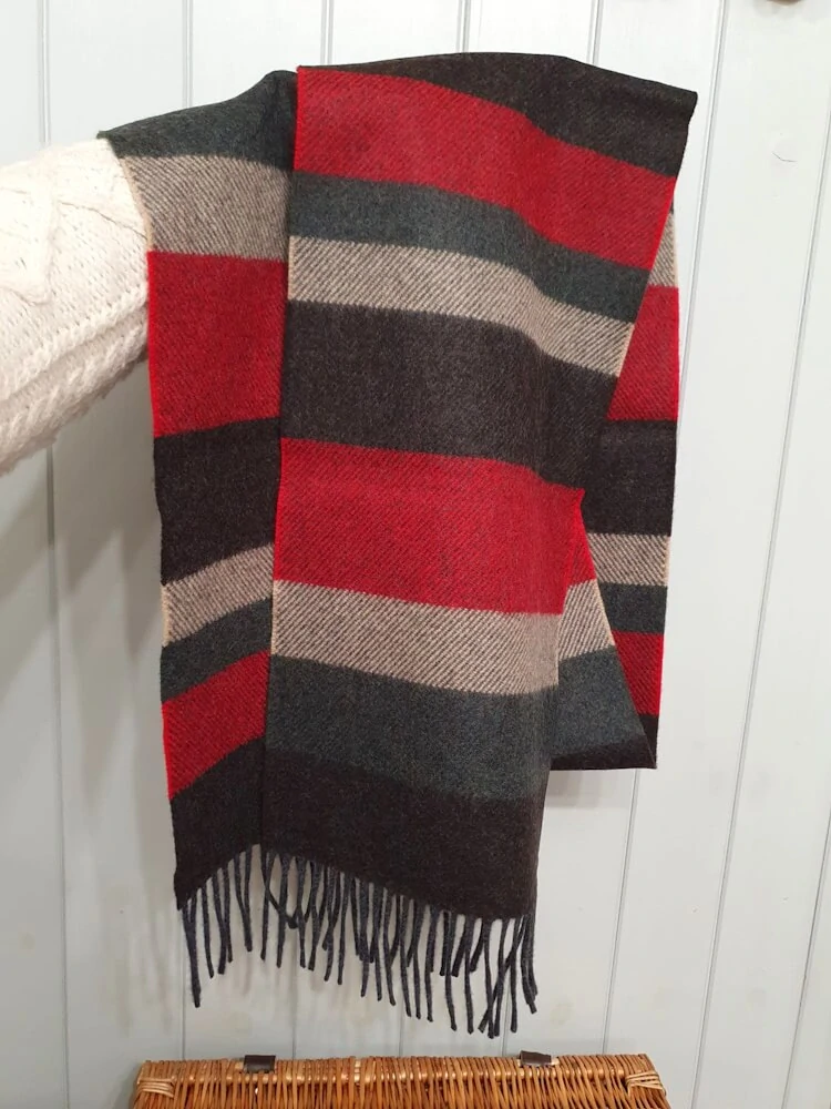 Šála z vlny a kašmíru Red & Grey Mix Stripes 200x24 cm John Hanly