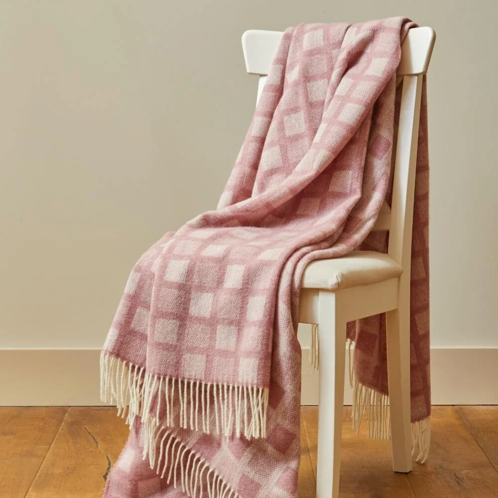 Vlněná deka Manhattan Sunken Pink 183 x 150 cm Tweedmill