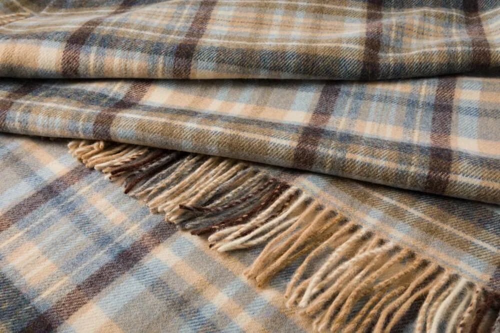 Deka z jehněčí vlny Blue Cream Brown Denim Check 180 x 137 cm John Hanly