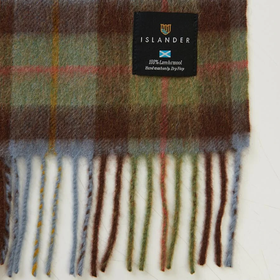 Šála z jehněčí vlny Gunn Tartan krátká 150x27 cm - Islander