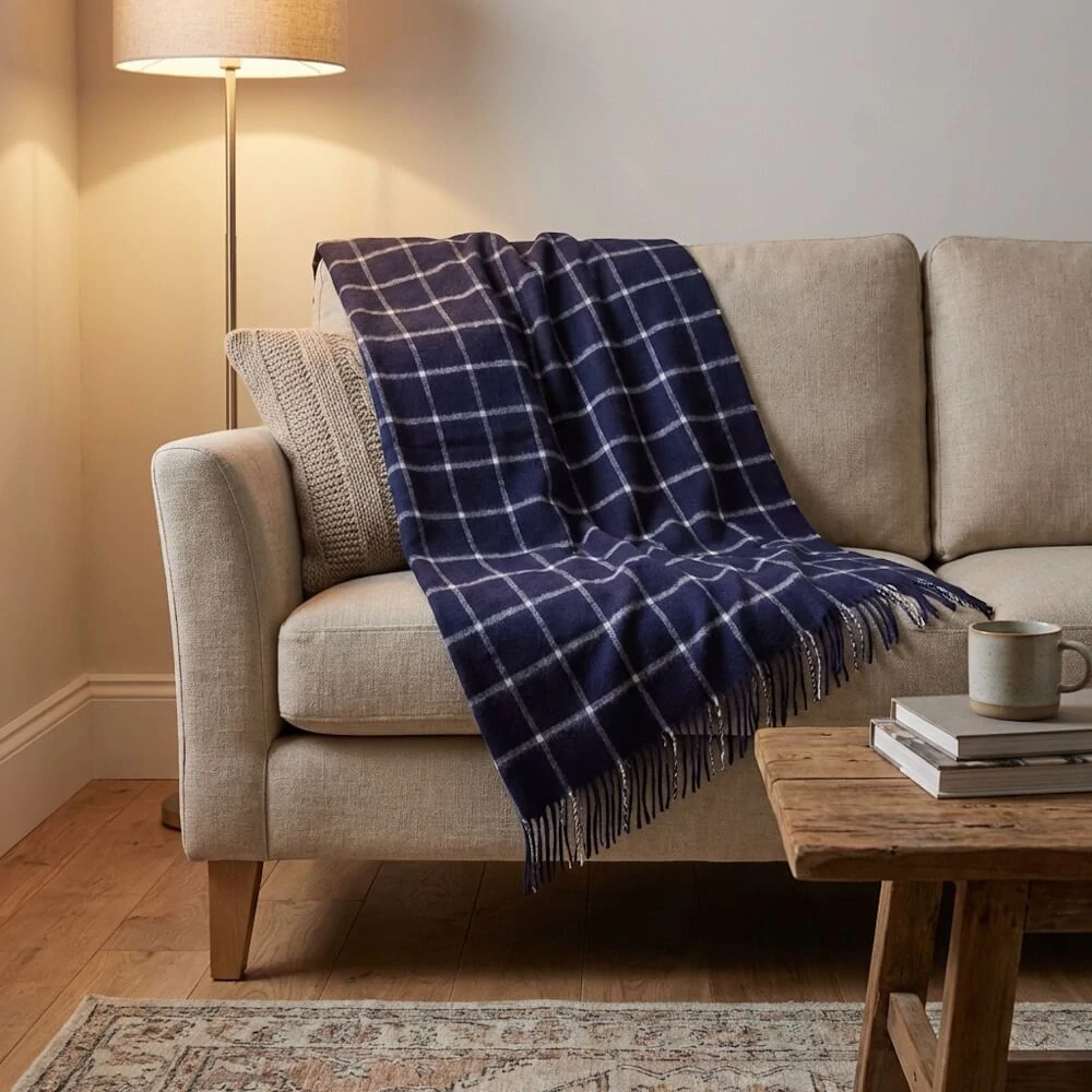 Deka z jehněčí vlny Windowpane Navy 190 x 140 cm Tweedmill