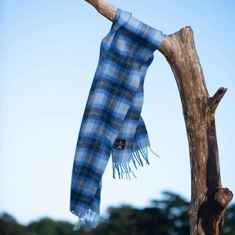 Šála z jehněčí vlny Blue Tartan široká 180x50 cm - Islander