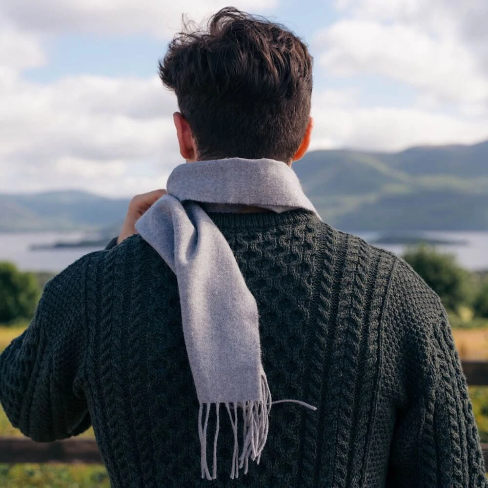 Šála z Merino vlny Silver Grey 180x30 cm John Hanly