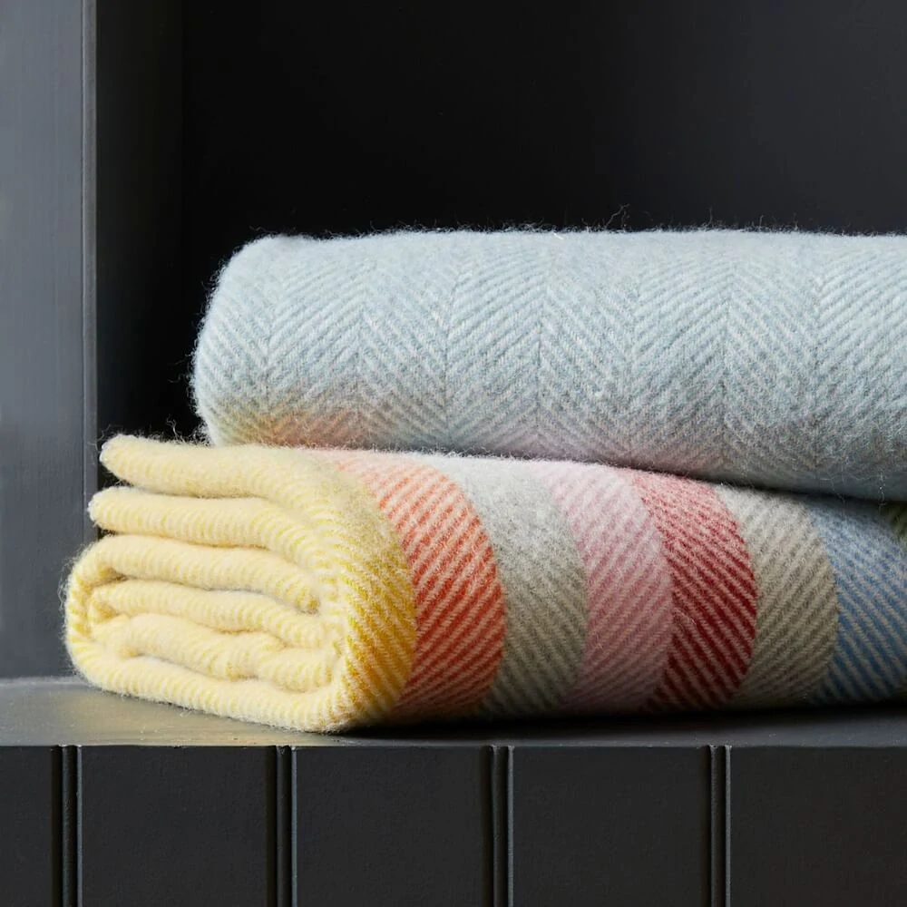 Vlněná deka Fishbone Duck Egg (bez třásní) 200 x 140 cm Tweedmill