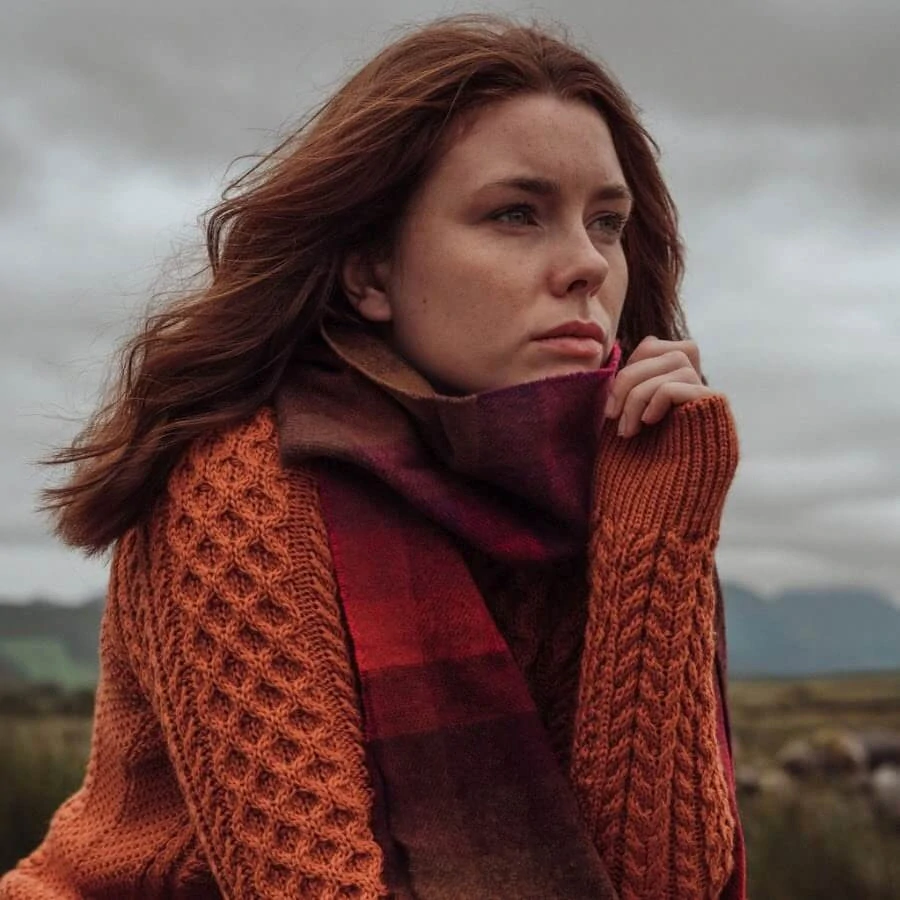 Šála z jehněčí vlny Brown Red Purple Block Check 200x24 cm John Hanly