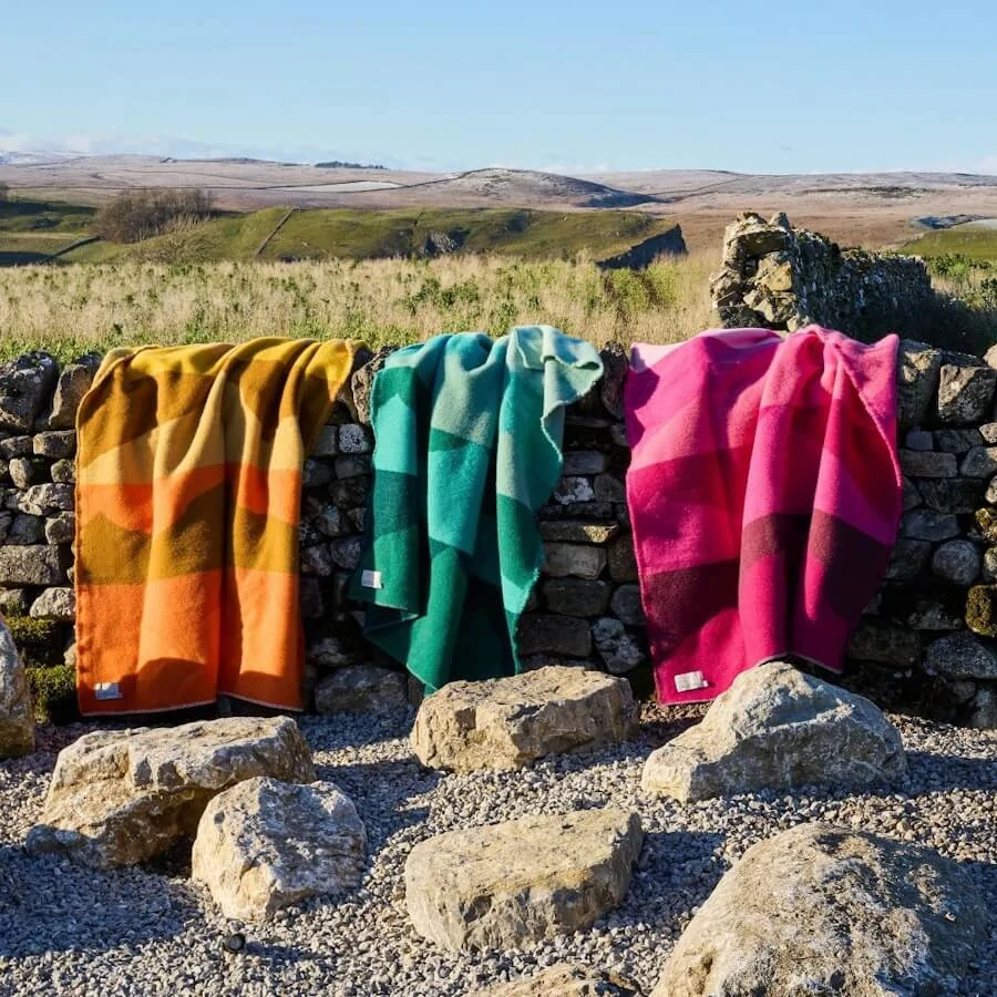 Vlněná deka Hills Pink (bez třásní) 200 x 130 cm Tweedmill