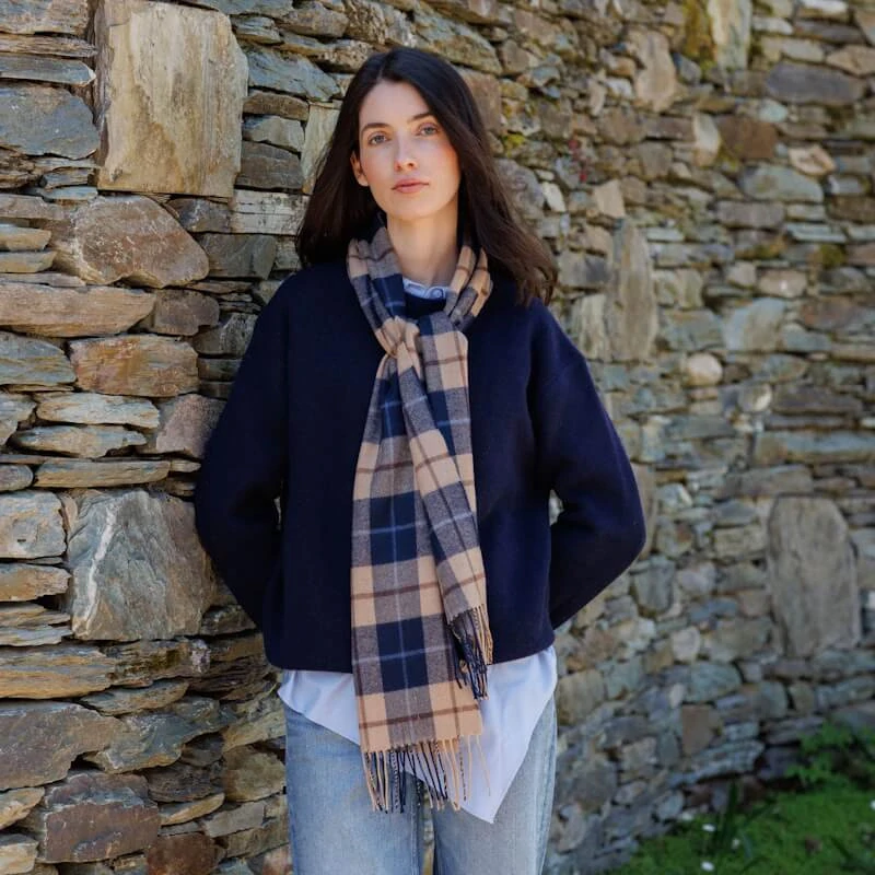 Šála z Merino vlny Navy Beige Brown Check 180x30 cm John Hanly