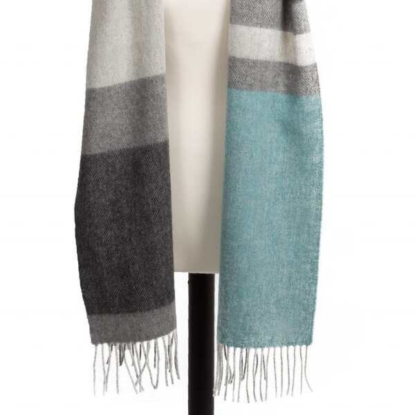 Šála z jehněčí vlny Stripe Kingfisher 185x30 cm Tweedmill