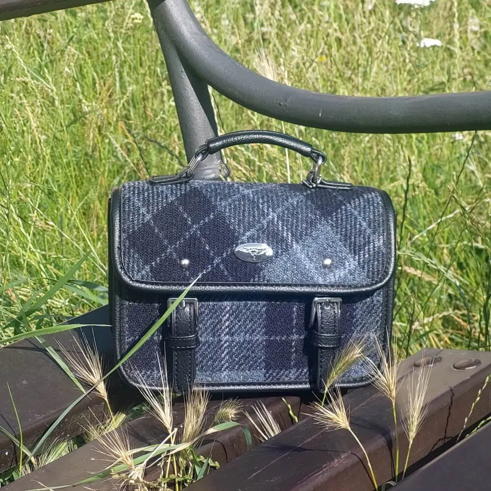 Kabelka Bervie Harris Tweed - Grey Black Tartan