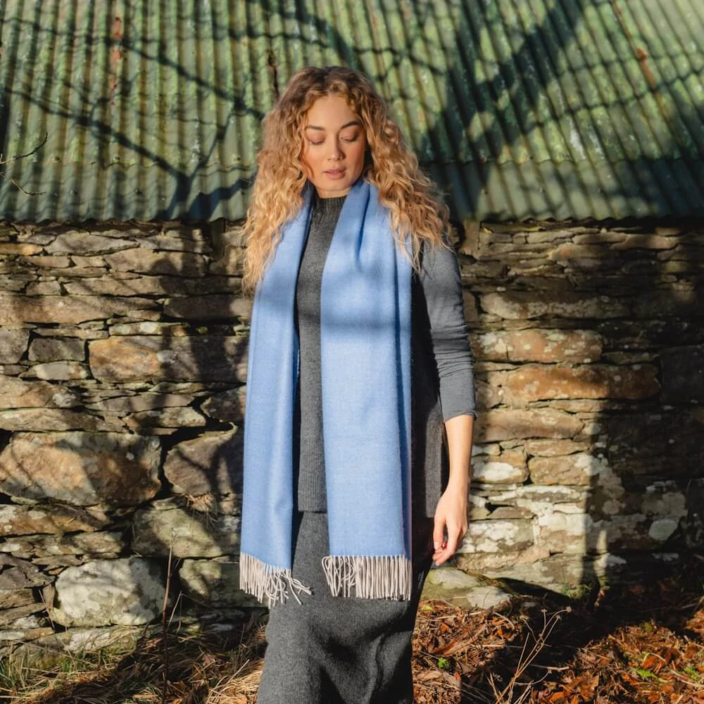 Pashmina / wrap z jemné Merino vlny Blue Oyster 200x76 cm - John Hanly
