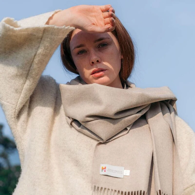 Pashmina / wrap z jemné Merino vlny Solid Sand 200x76 cm - John Hanly
