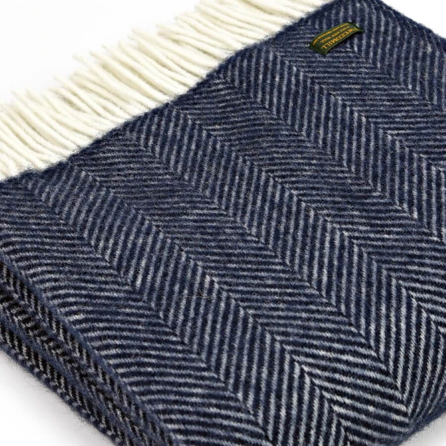 Vlněná deka Fishbone Navy 183 x 150 cm Tweedmill