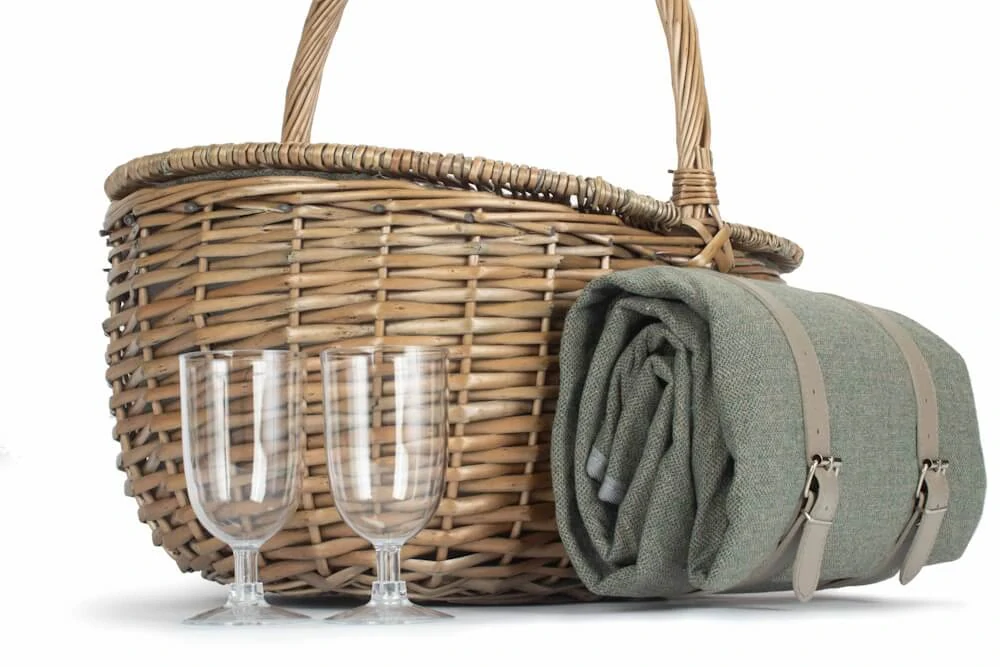 Piknikový koš OVAL GREY SAGE TWEED proutěný pro 2 osoby