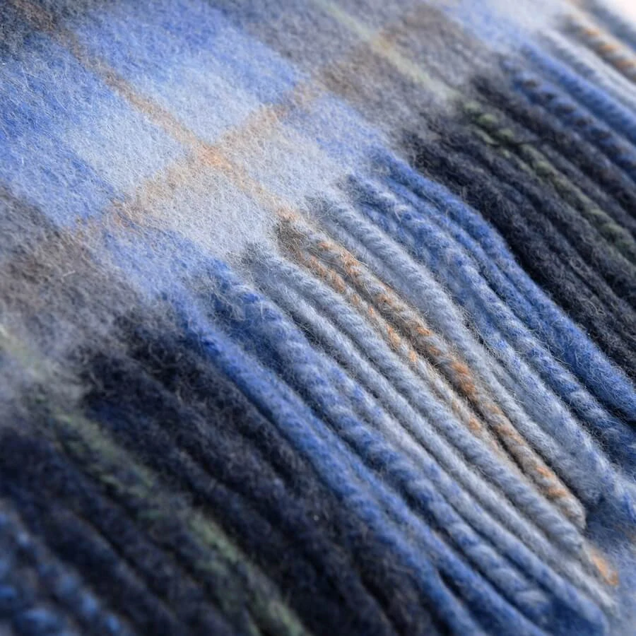 Šála z jehněčí vlny Blue Tartan krátká 150x27 cm - Islander