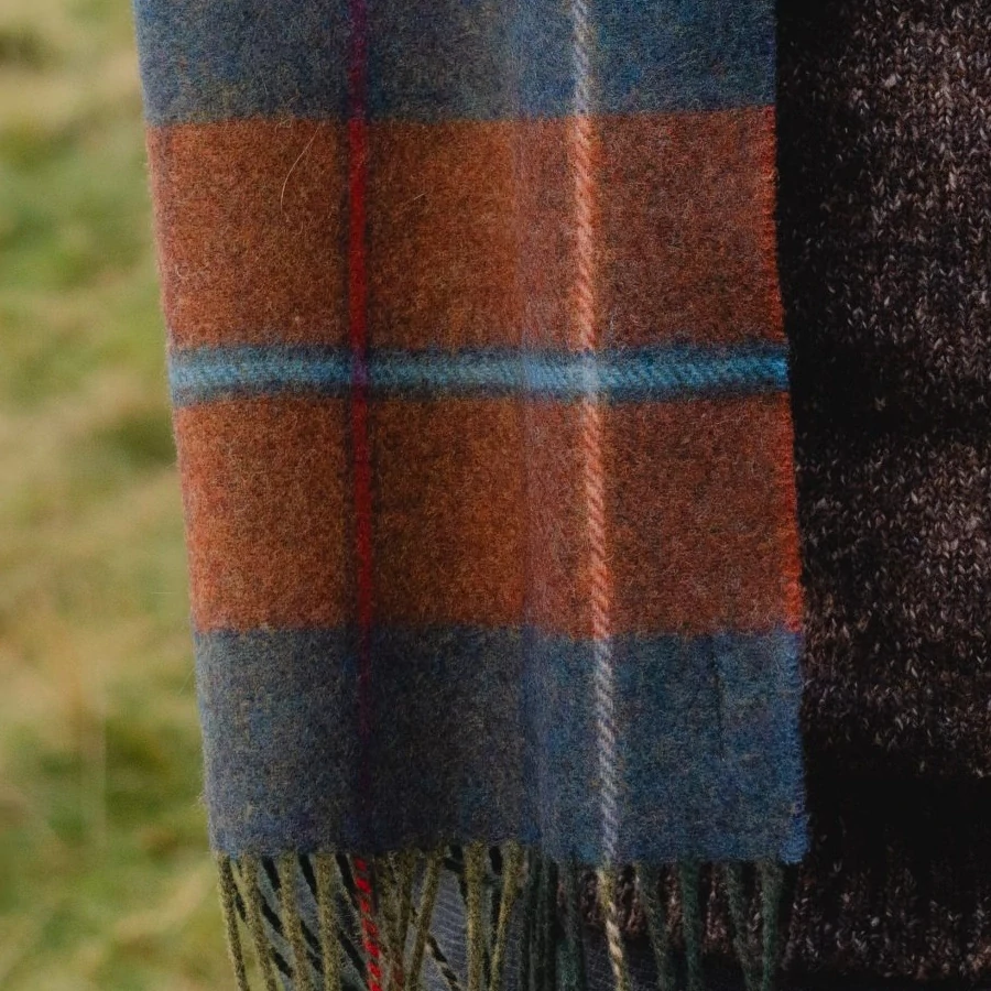 Šála z jehněčí vlny Rust Brown Blue Red Plaid 150x30 cm John Hanly