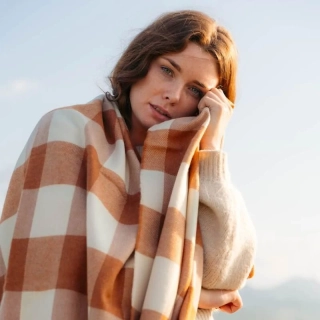 Pashmina / wrap z jemné Merino vlny Orange Check 200x76 cm - John Hanly