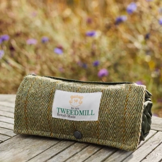 Pikniková tvídová deka Walker Olive Herringbone 66 x 98 cm Tweedmill